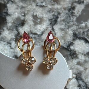 Vintage gold tone screw on earrings